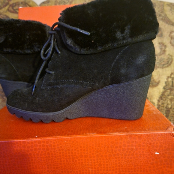‼️SOLD‼️⭐NIB⭐ Donald Pliner Suede & Faux Fur Ankle Boots Sz 6 - Picture 5 of 6